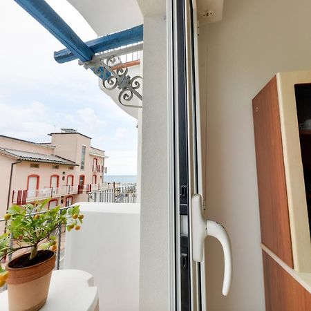 Residence Mediterraneo Rimini Eksteriør bilde